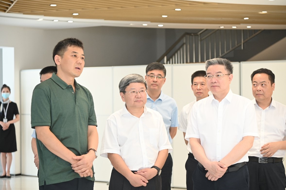 余姚市委书记傅贵荣一行莅临宁波快盈VIII生物调研园区建设